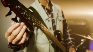 jak nastroić gitarę